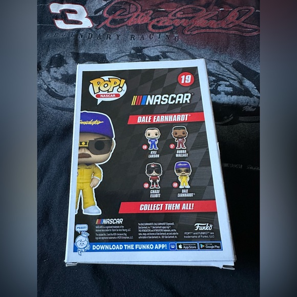 Winner's Circle Dale Earnhardt Legendary Racing t-shirt and Funko POP! - Picture 12 of 12